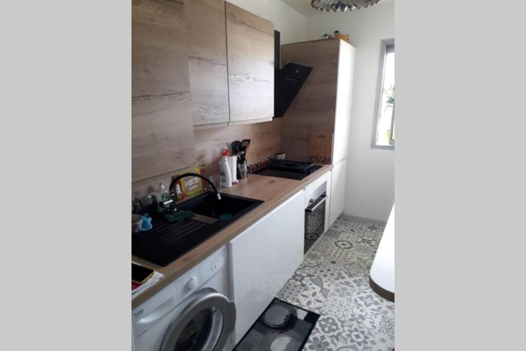 Chaleureux Appart 2 Pieces Entierement Renove. Apartment แซ็งต์-โลร็อง-ดู-วาร์ ภายนอก รูปภาพ