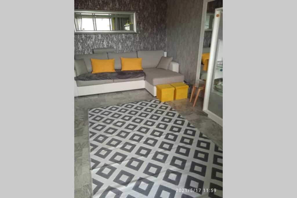 Chaleureux Appart 2 Pieces Entierement Renove. Apartment แซ็งต์-โลร็อง-ดู-วาร์ ภายนอก รูปภาพ